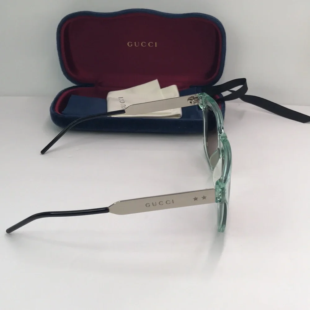 Gucci GG0976S 002 in injected material , in green rectangular/square Sunglasses
